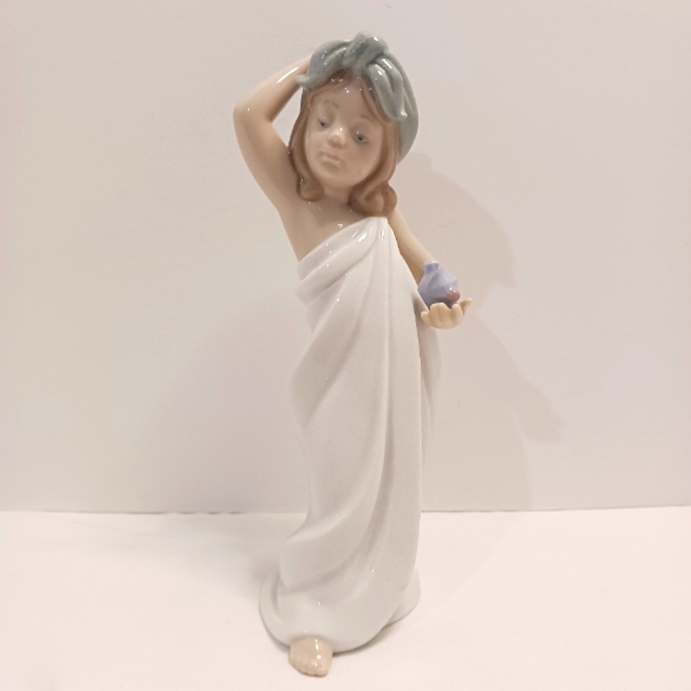 💙MIB Lladro "Just Like New" Porcelain Figurine 06799 Mint In Box